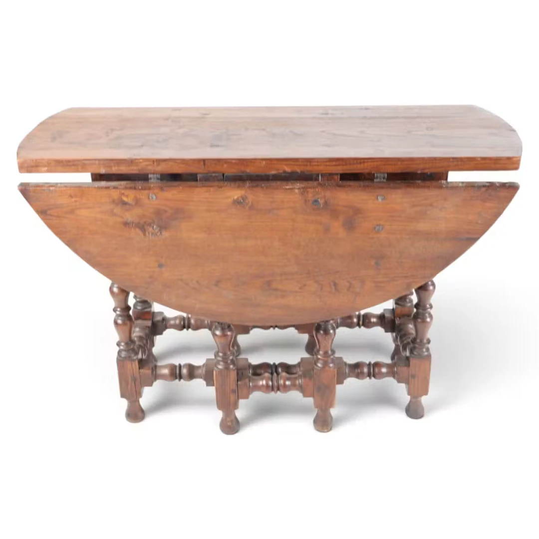 Lot 106: Gateleg Table with Turned Supports