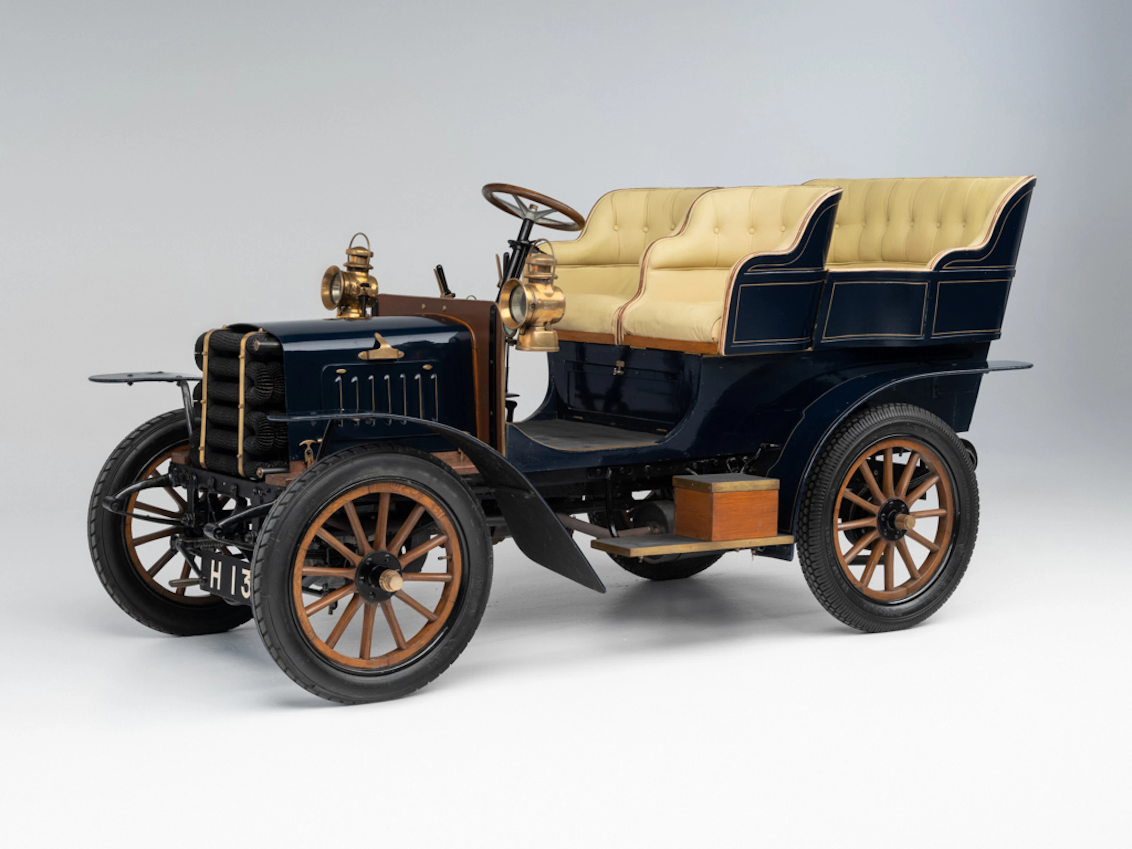 c. 1904 MMC 8 HP Rear-Entrance Tonneau
