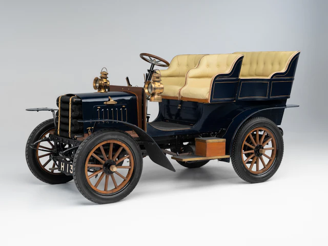 c. 1904 MMC 8 HP Rear-Entrance Tonneau