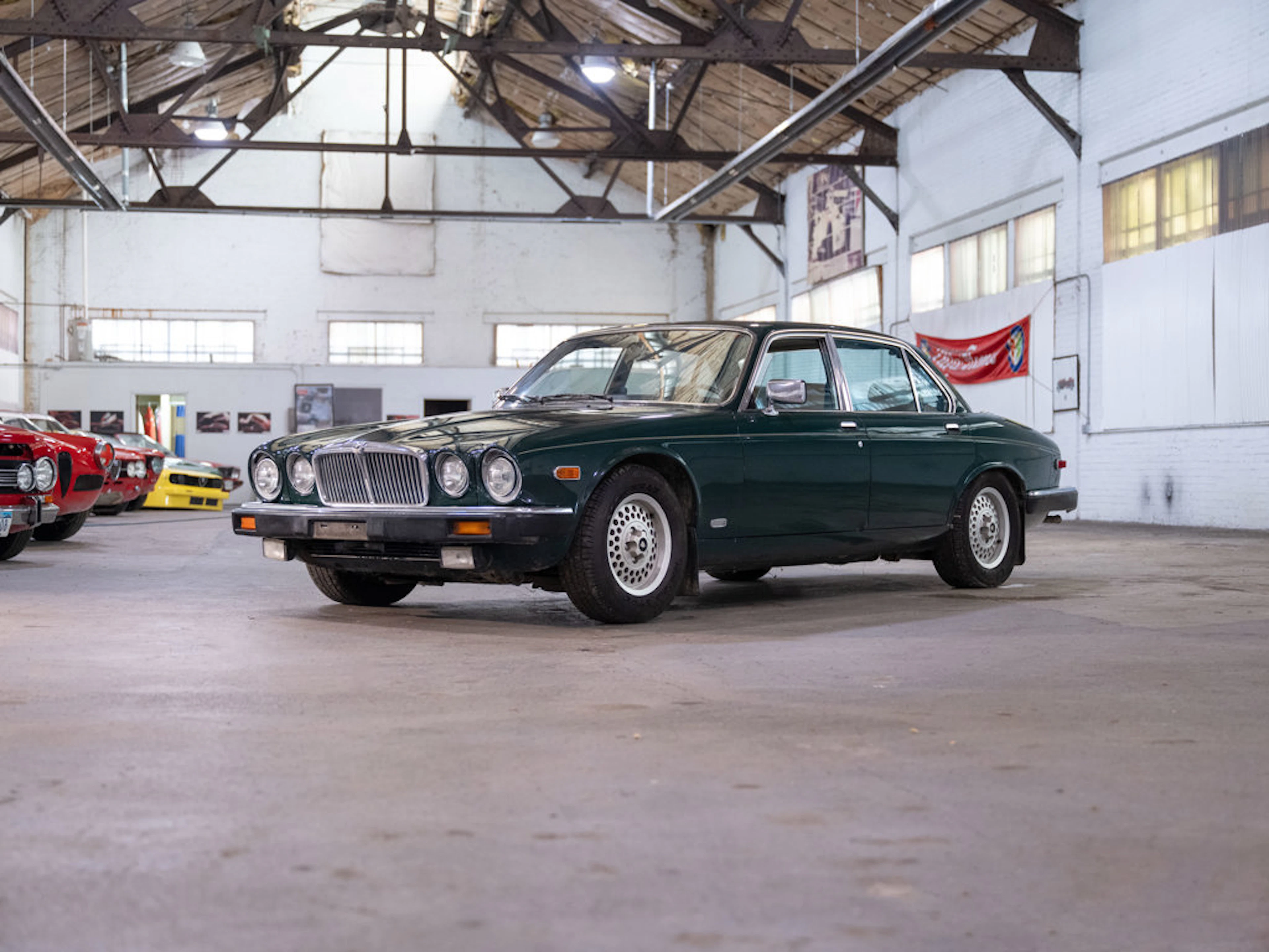 1985 Jaguar XJ12 Vanden Plas
