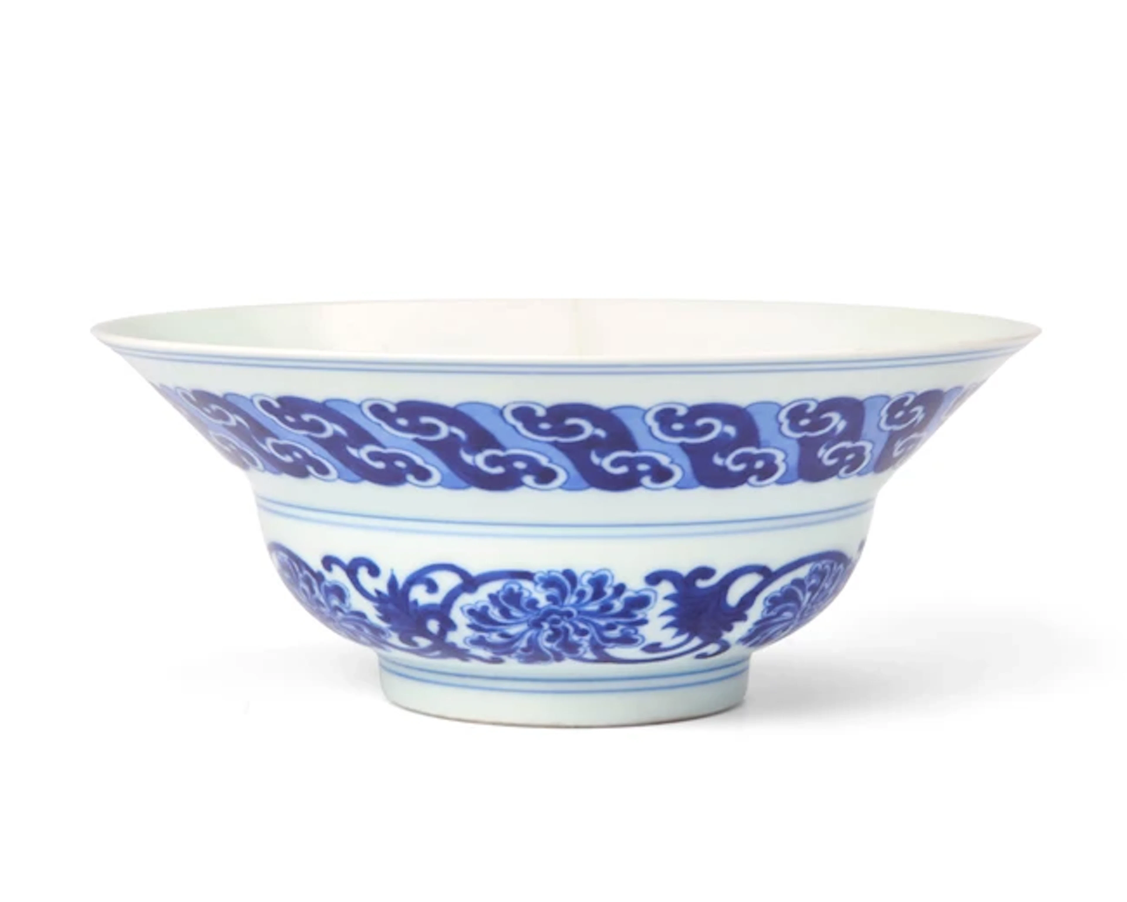 A Chinese blue and white ‘lotus’ ogee bowl Qing dynasty
