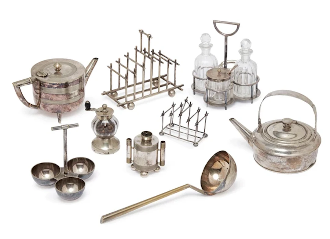 Aesthetic Movement Quantity of table ware items