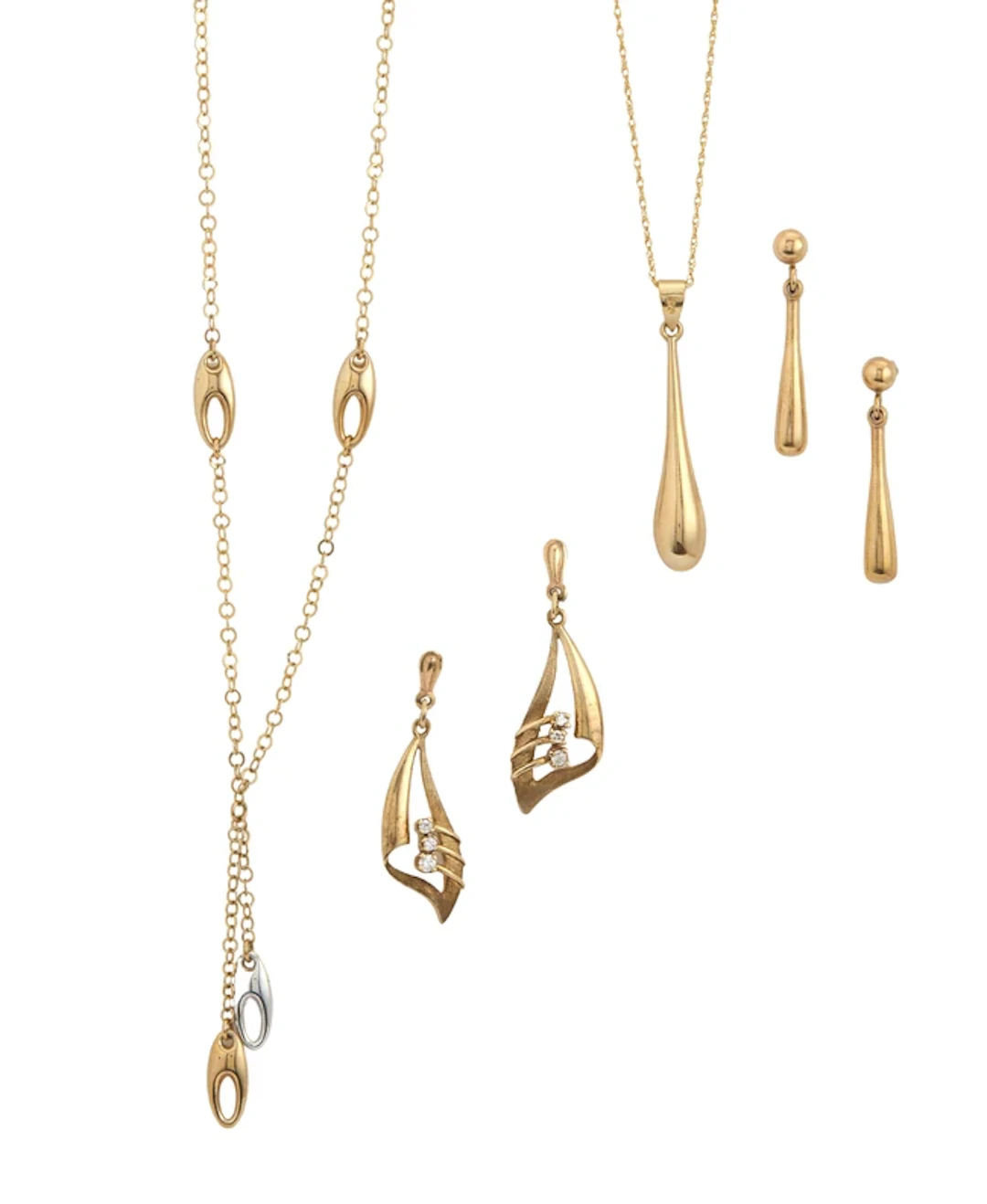 A small group of jewellery
