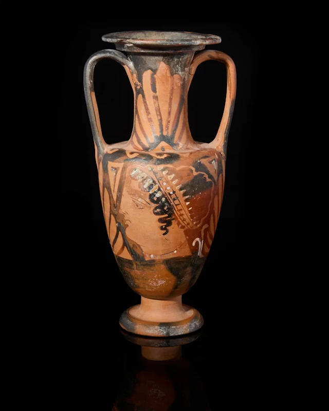 A Campanian red-figure neck amphora