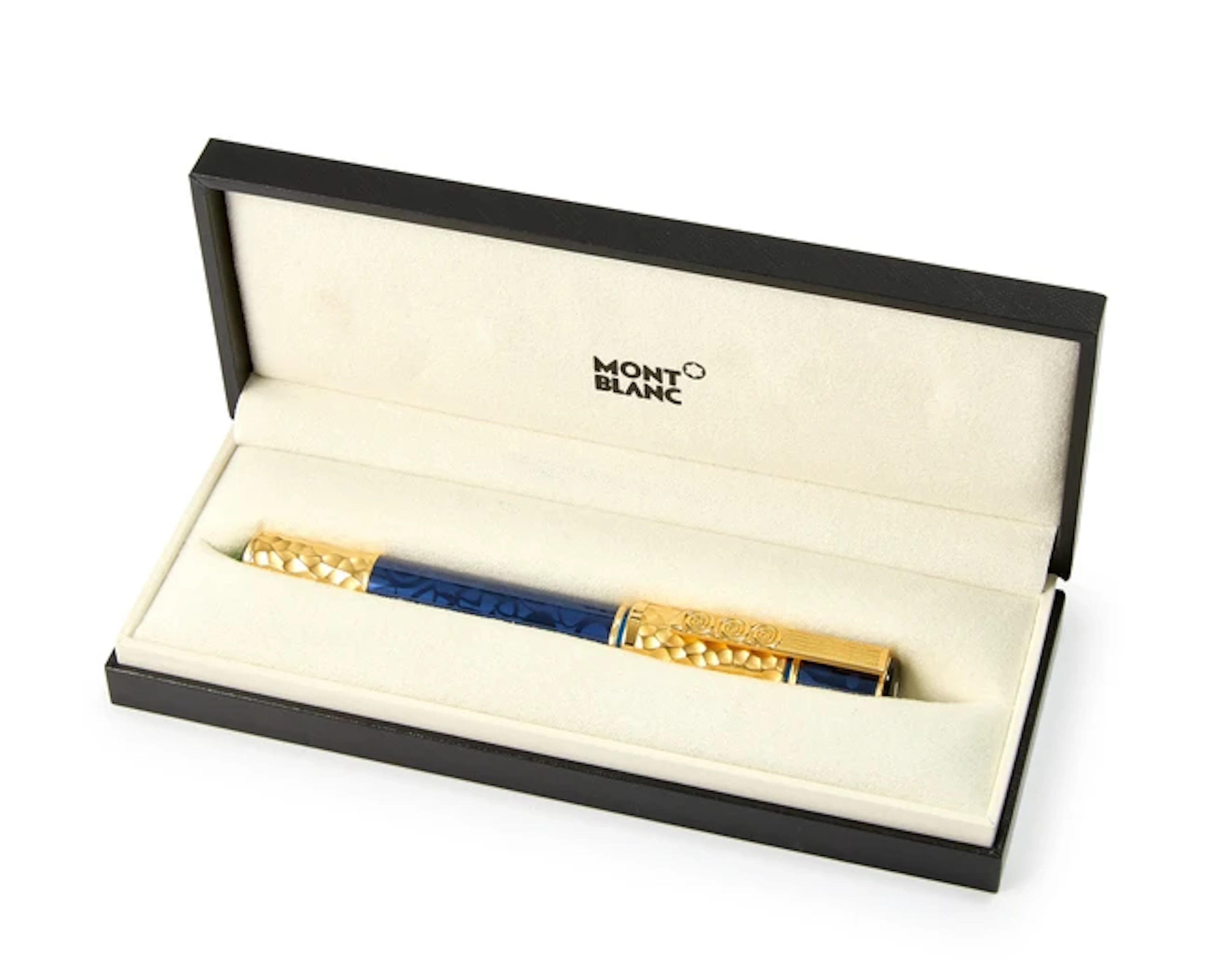 AMENDMENT: Please note that this is a fountain pen