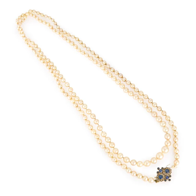 A cultured pearl necklace