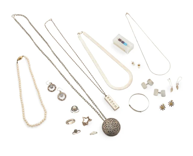 A group of jewellery