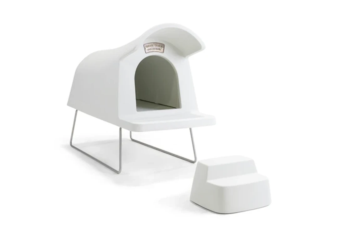 Michael Young (b.1966) for Magis Dog House and steps