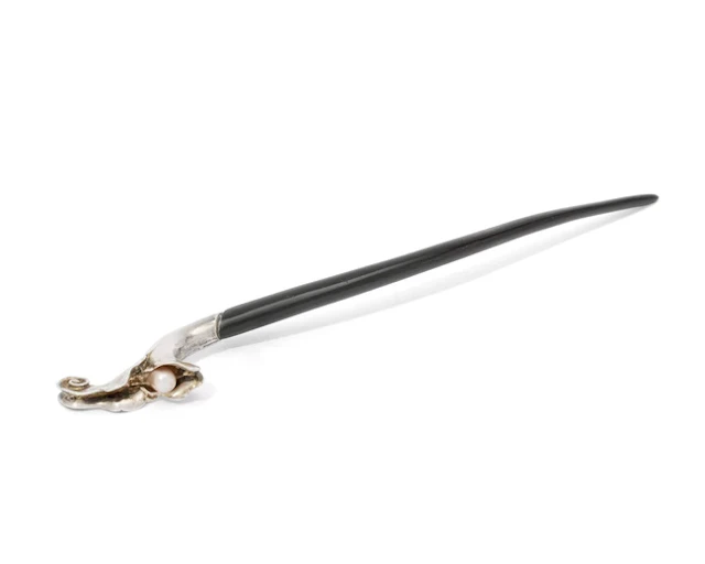 A Chinese silver and cultured pearl hair pin or fa-zan