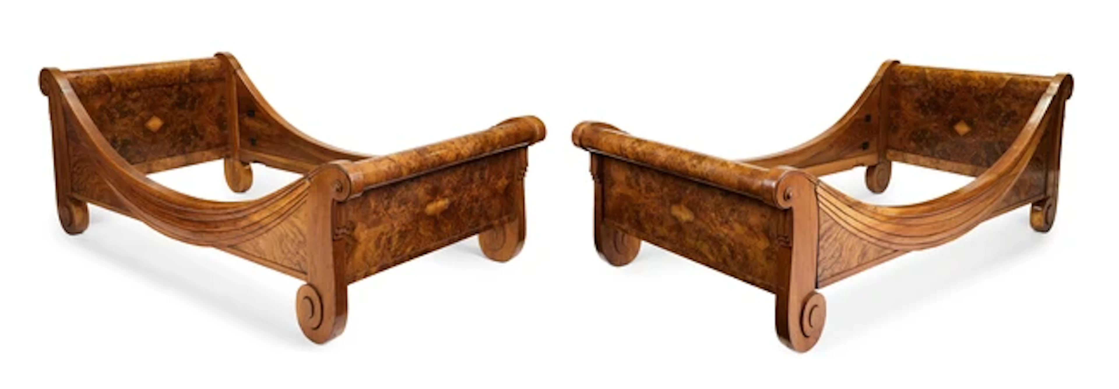 Süe et Mare (1875-1968 and 1887-1932) Pair of 'Draperie' daybeds