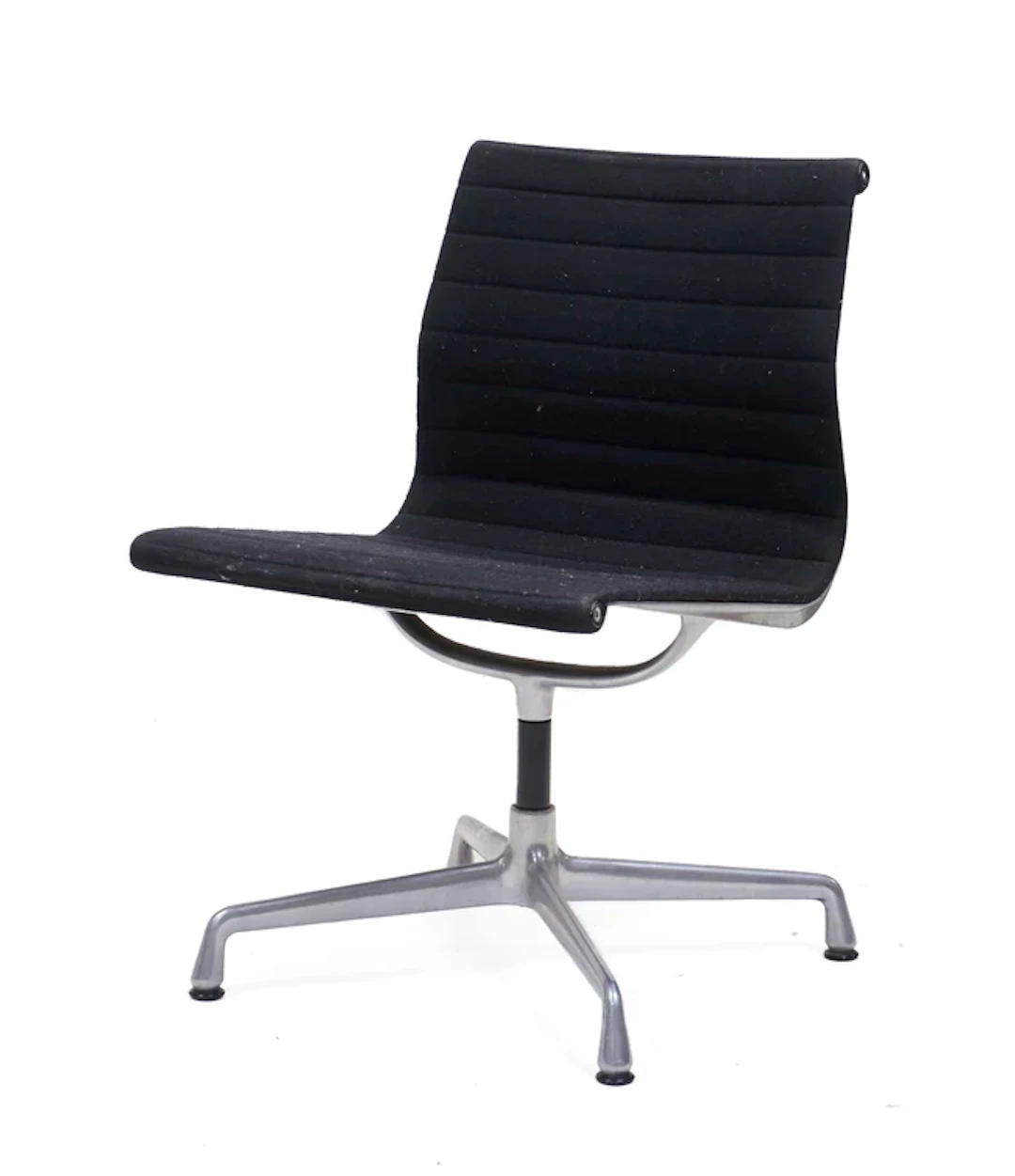 Charles & Ray Eames for Vitra EA 105 swivel chair