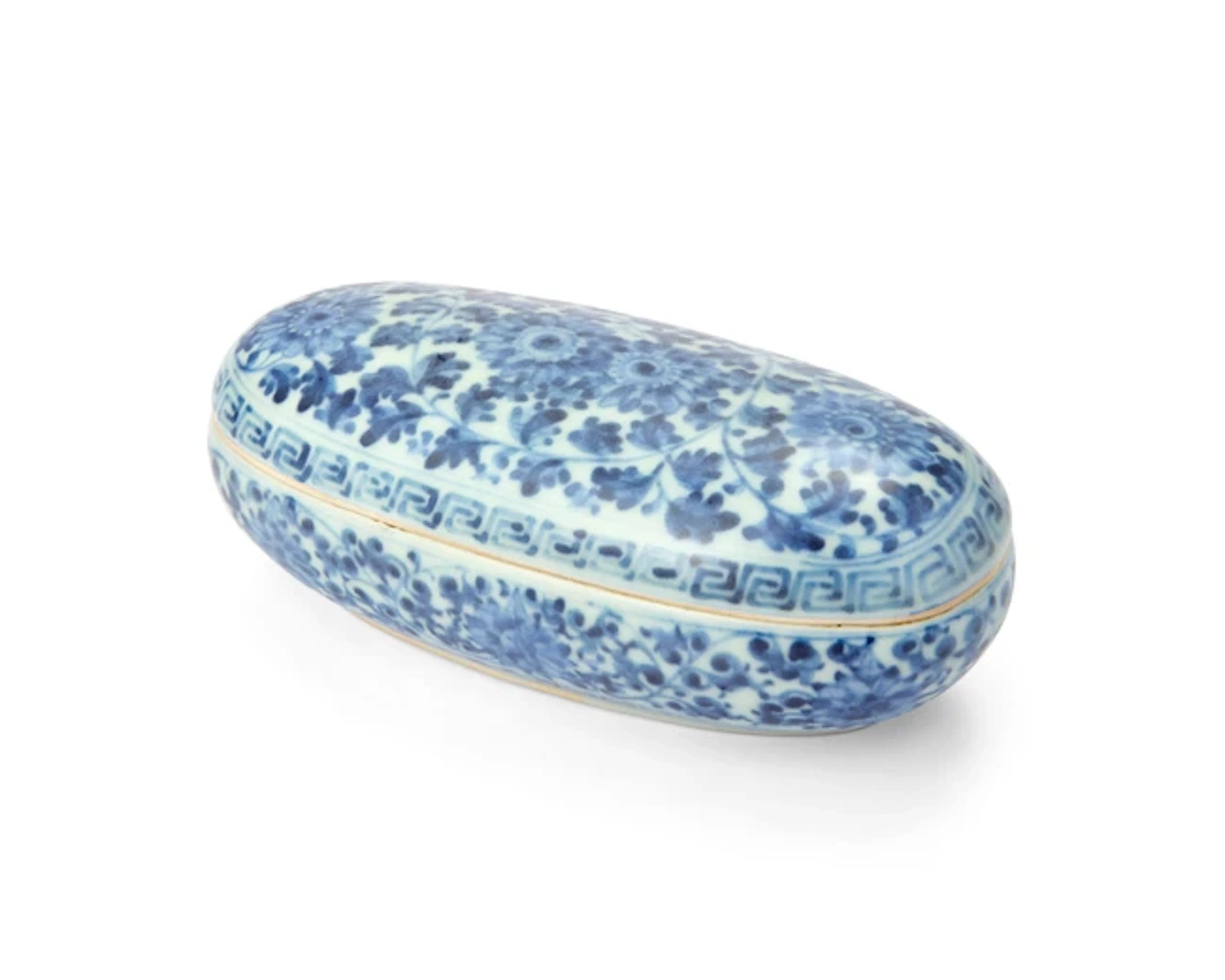 A Chinese blue and white box and cover 20th century...