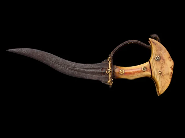 An ivory hilted dagger (khanjarli)