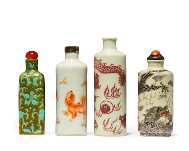 Four Chinese snuff bottles Late Qing dynasty - 20th...
