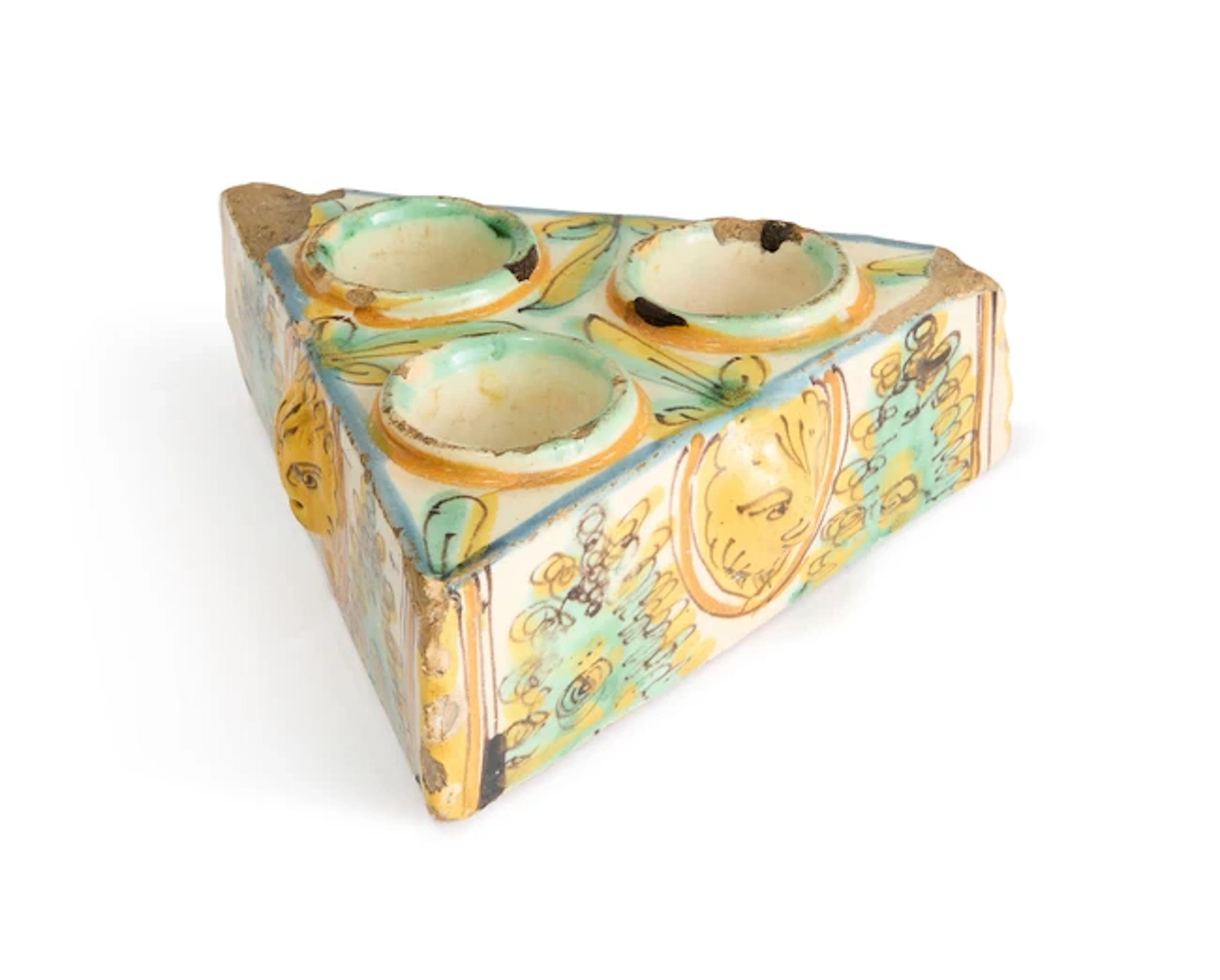A Talavera or Puente de Arzobispo faience spice-dish