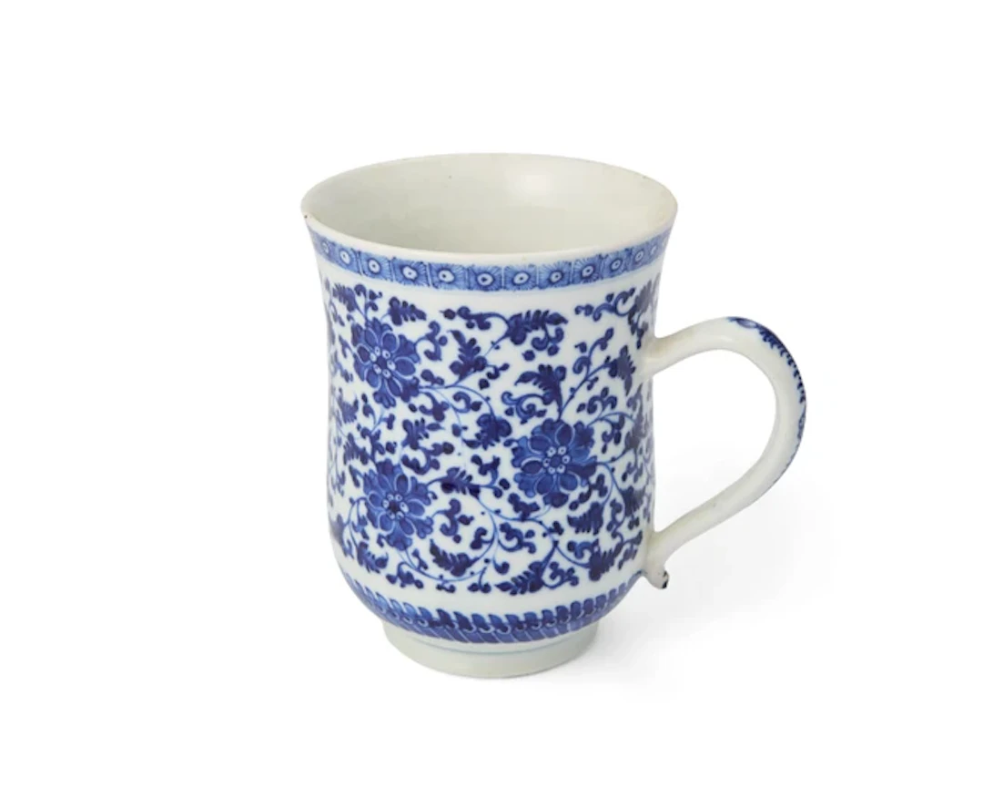 A Chinese blue and white tankard Qing dynasty