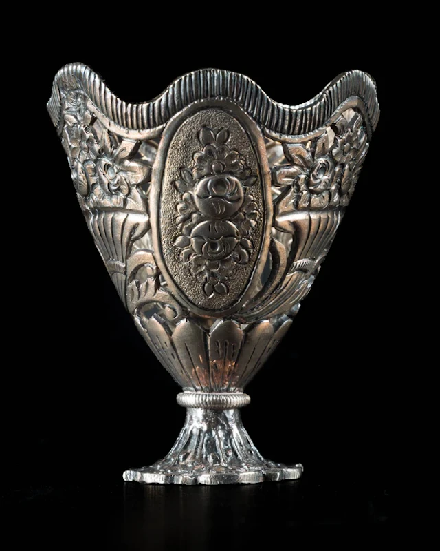 A silver zarf
