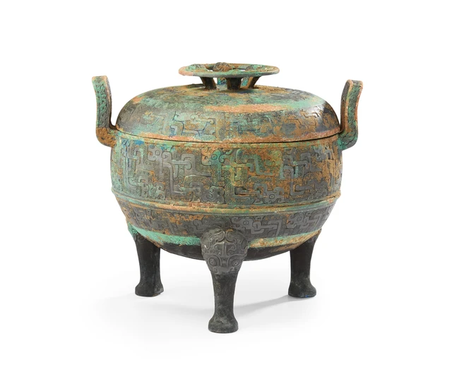A Chinese archaistic bronze ritual food vessel with cover