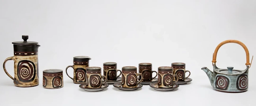A Briglin Pottery tea/coffee set