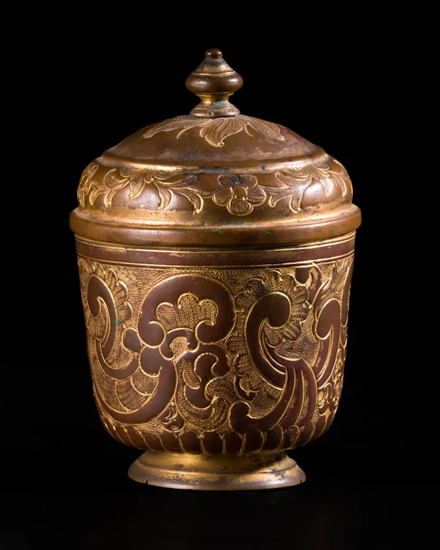 A gilt copper (tombak) lidded cup