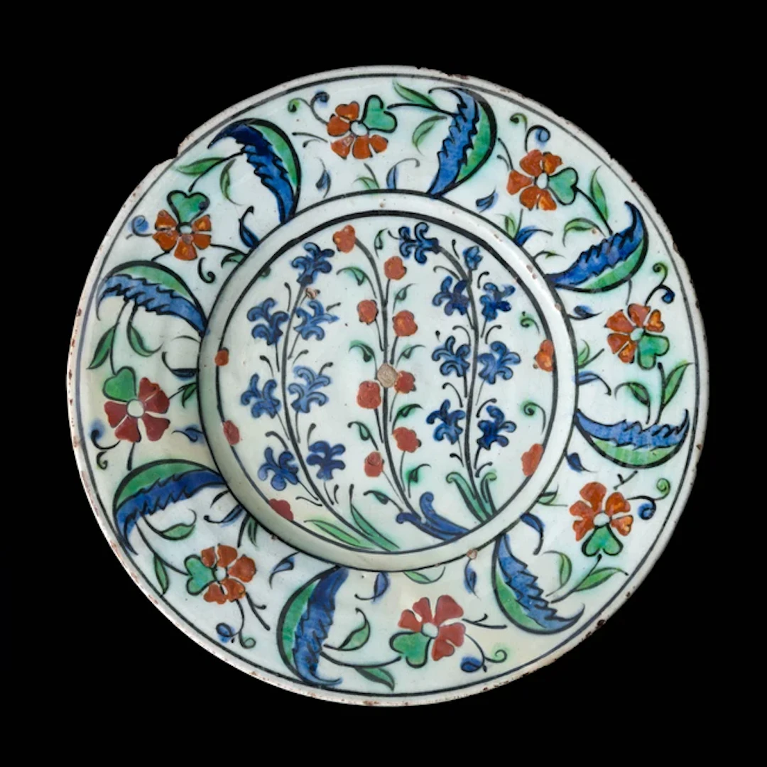 An Iznik pottery dish