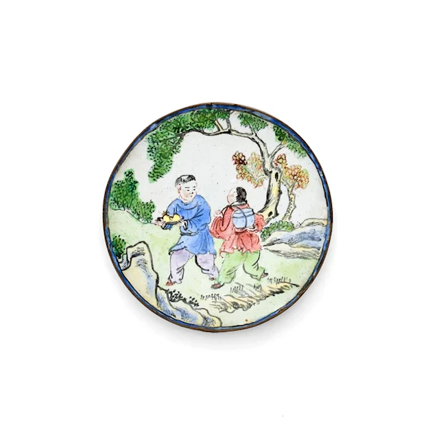 A Chinese painted enamel snuff dish Qing dynasty