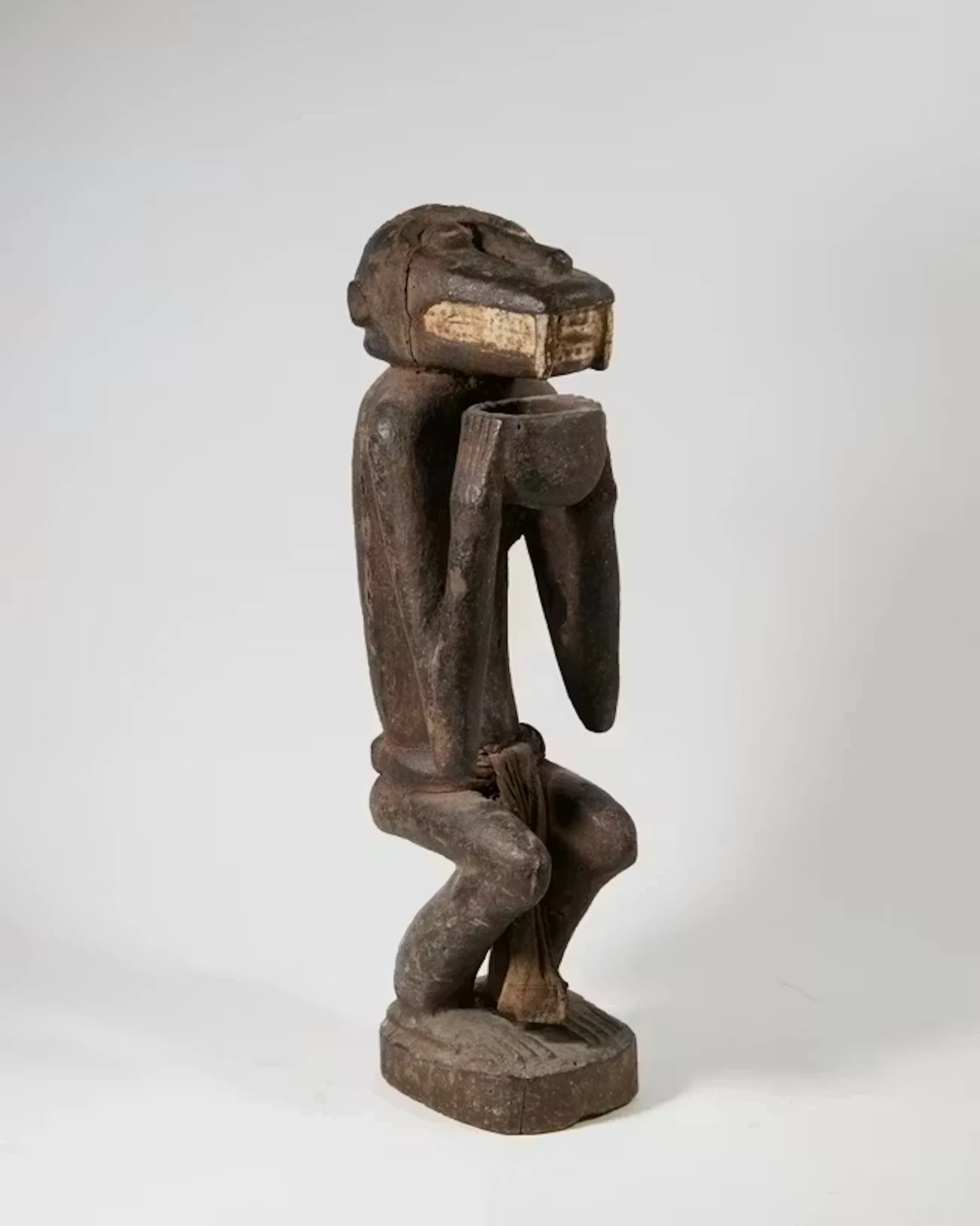 A Gbetre type wood sculpture