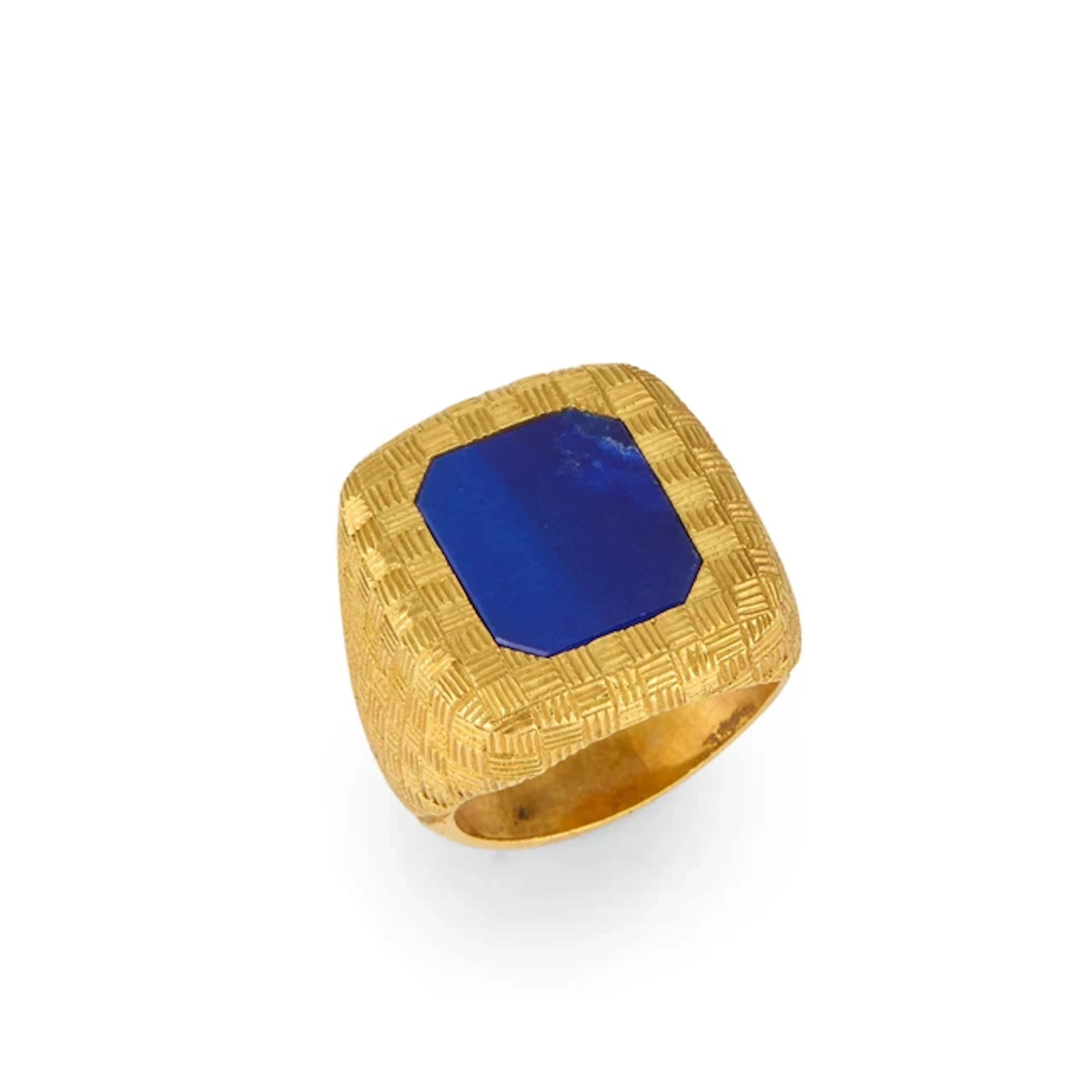A lapis lazuli signet ring