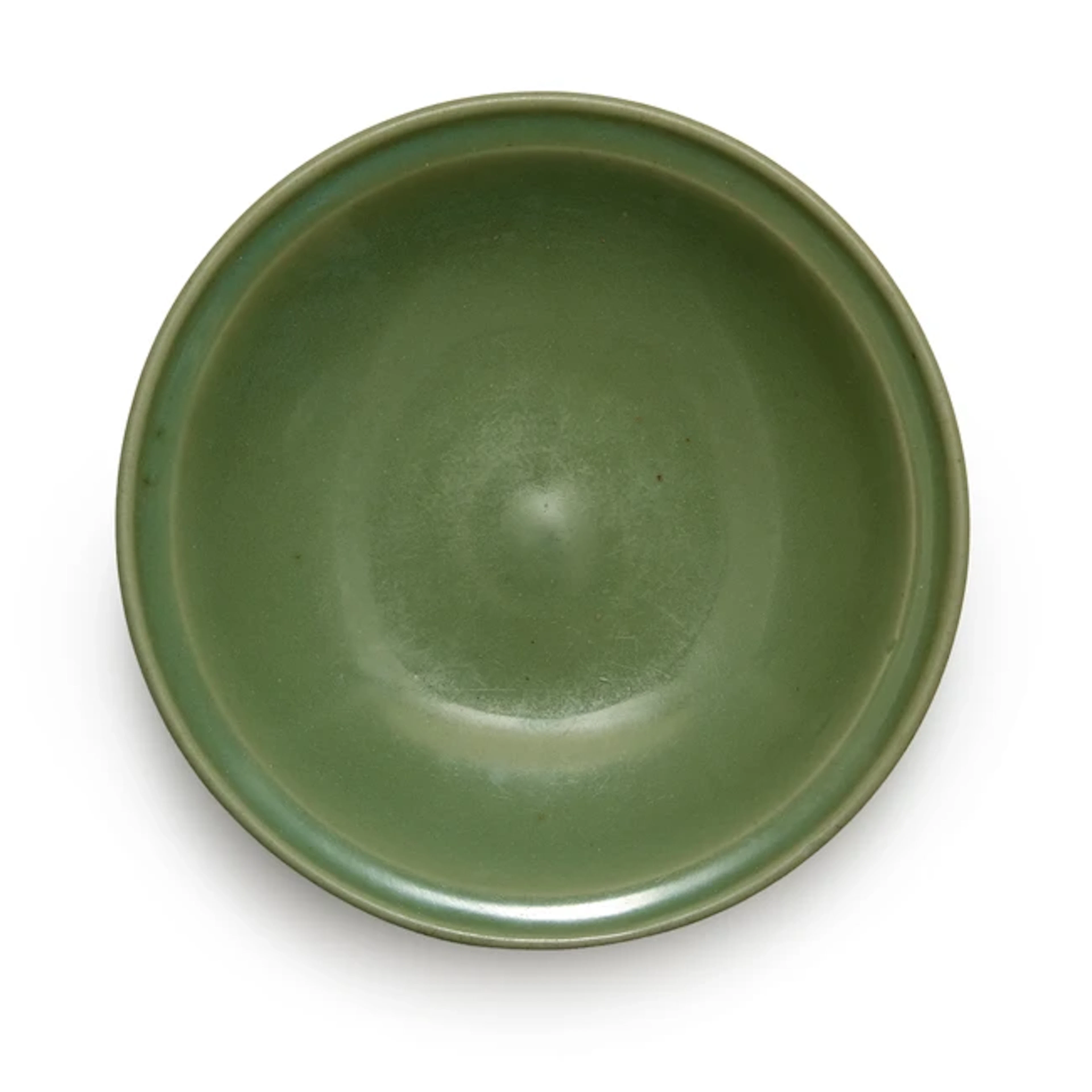 A Chinese Longquan celadon-glazed dish Yuan/Ming dynasty...