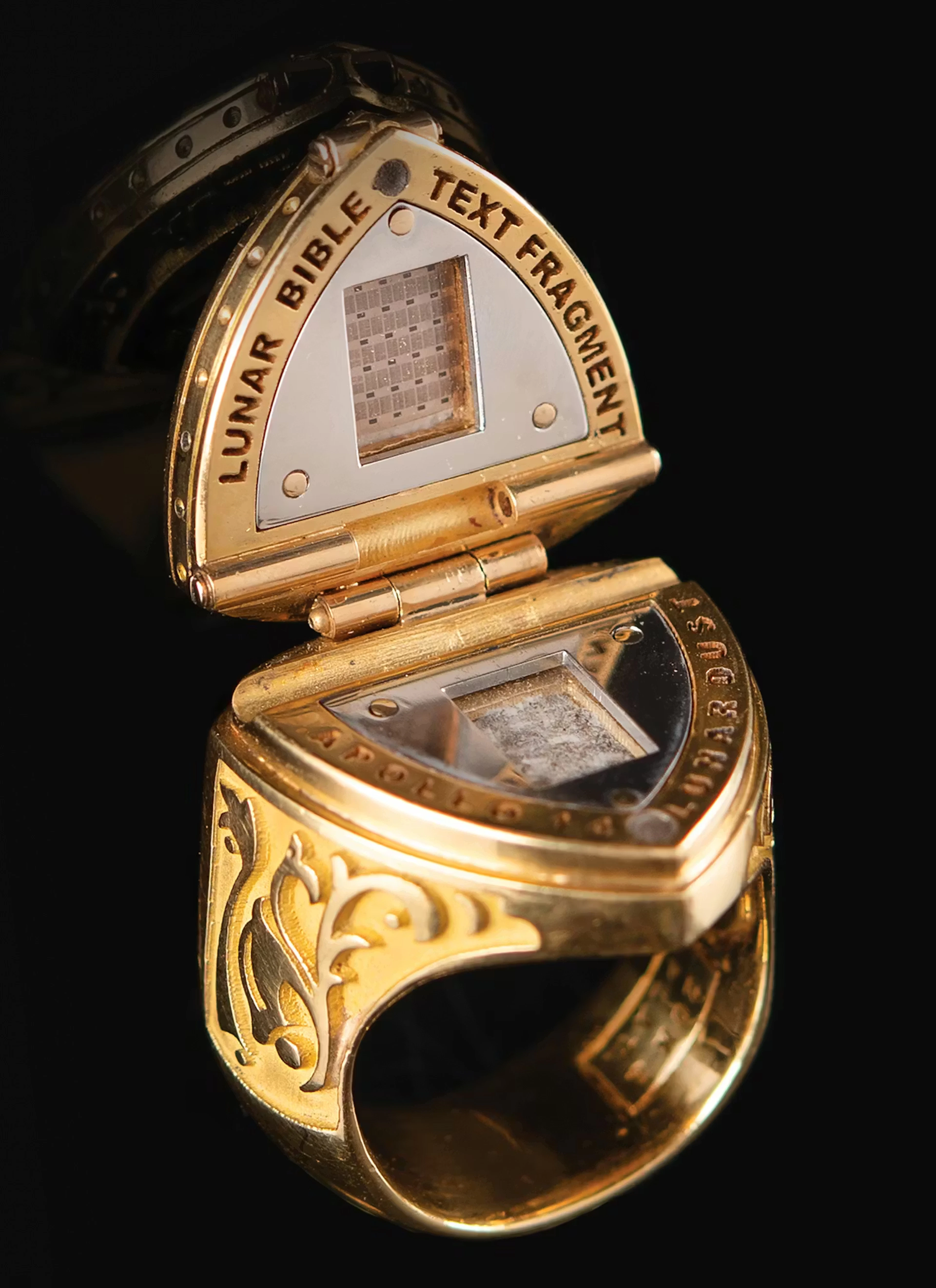 Apollo 14 Gold-and-Platinum Masonic Ring with Flown Lunar Relics -