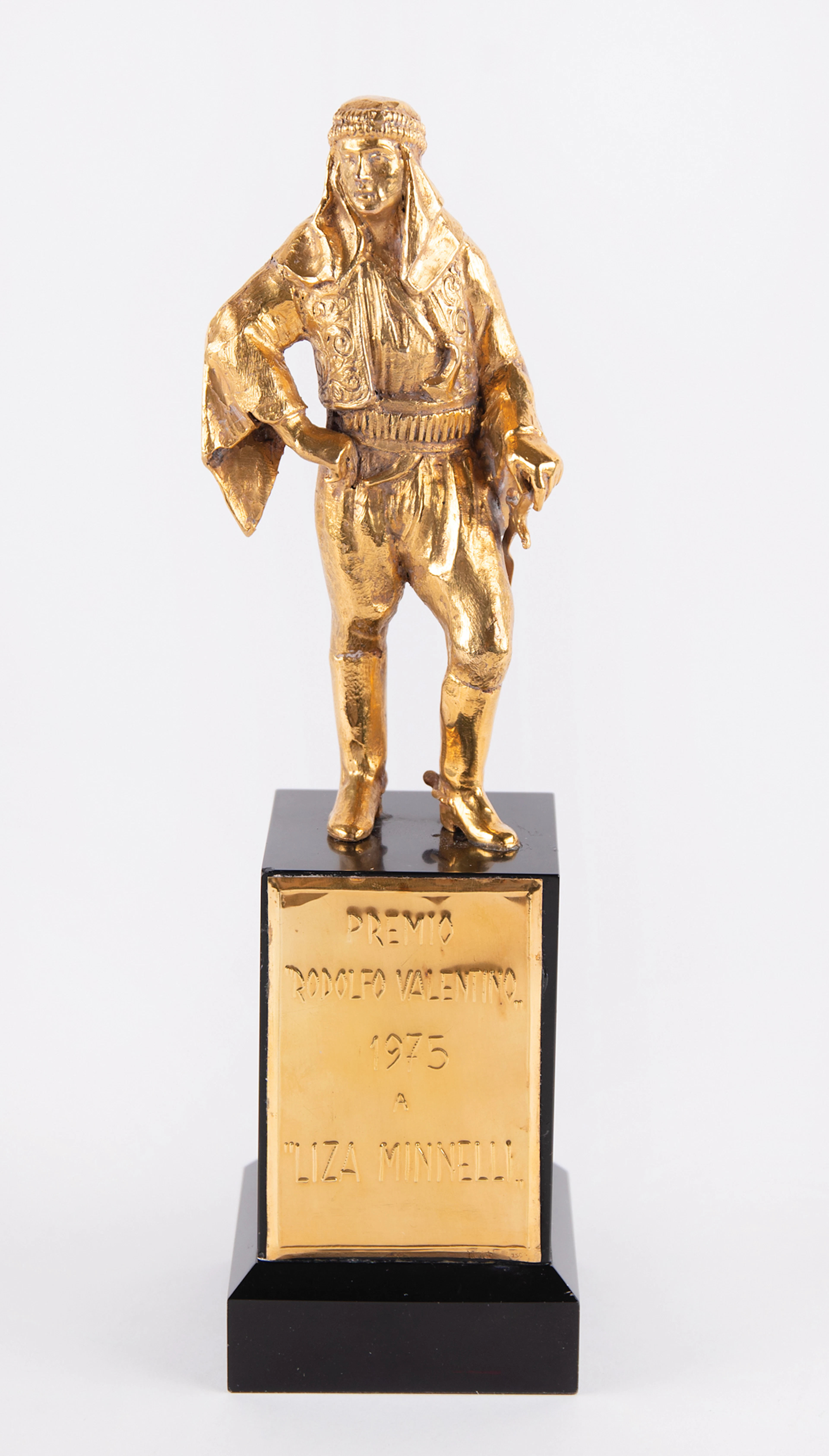 Liza Minnelli's Rodolfo Valentino Award (1975)