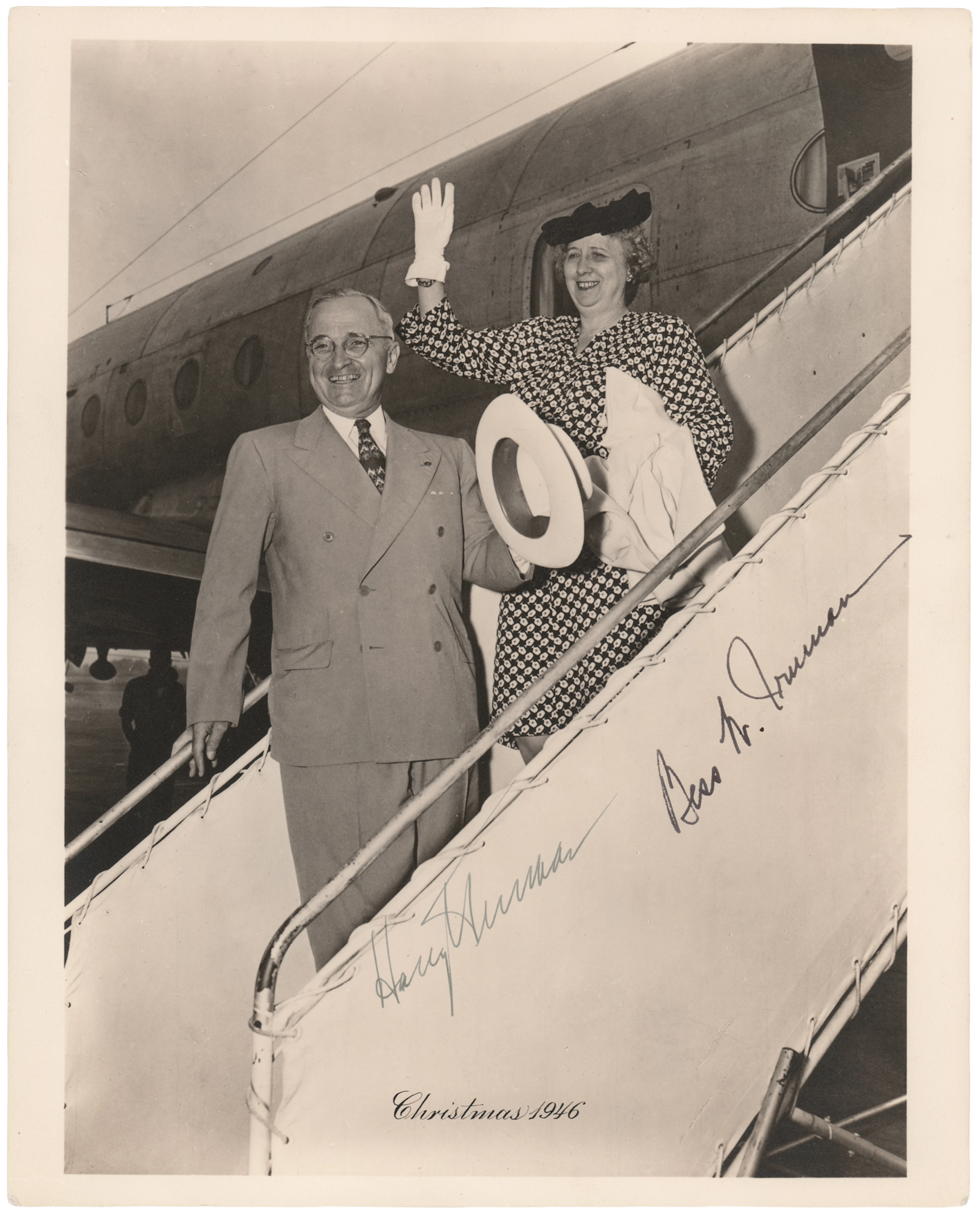 Harry and Bess Truman Signed 'Christmas 1946' Photograph as President
