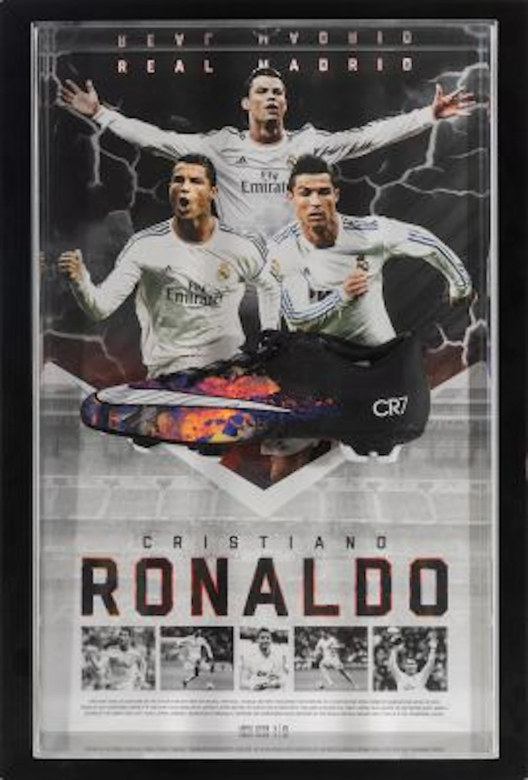 Bota firmada por Cristiano Ronaldo, modelo Nike Mercurial Victory V. CR7