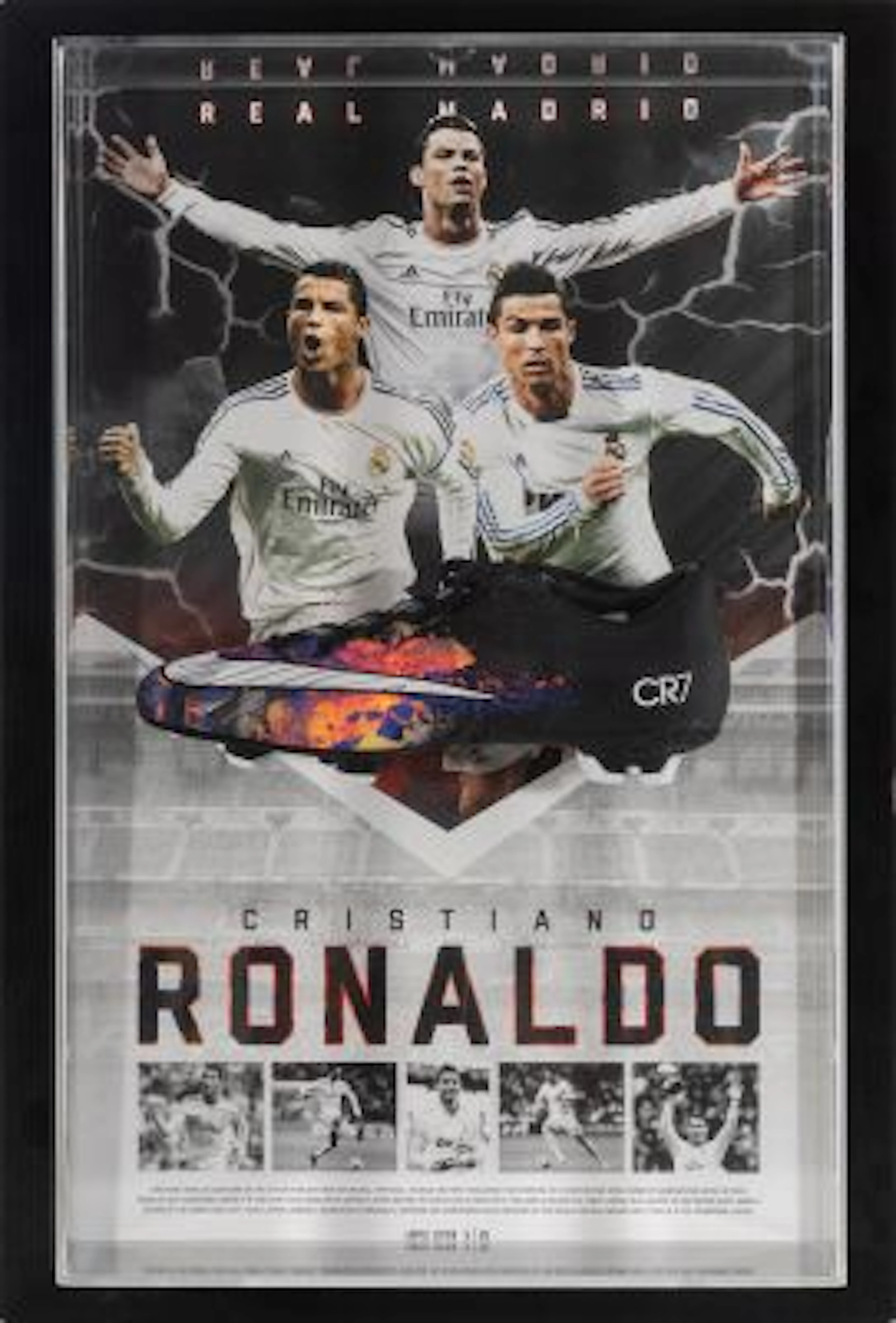 Bota firmada por Cristiano Ronaldo, modelo Nike Mercurial Victory V. CR7