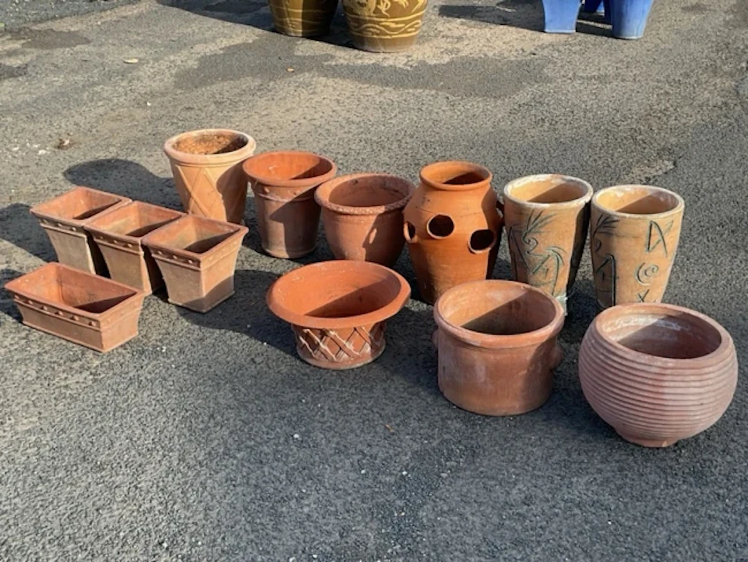 Thirteen interesting terracotta garden flower pots - ribbed, Italian