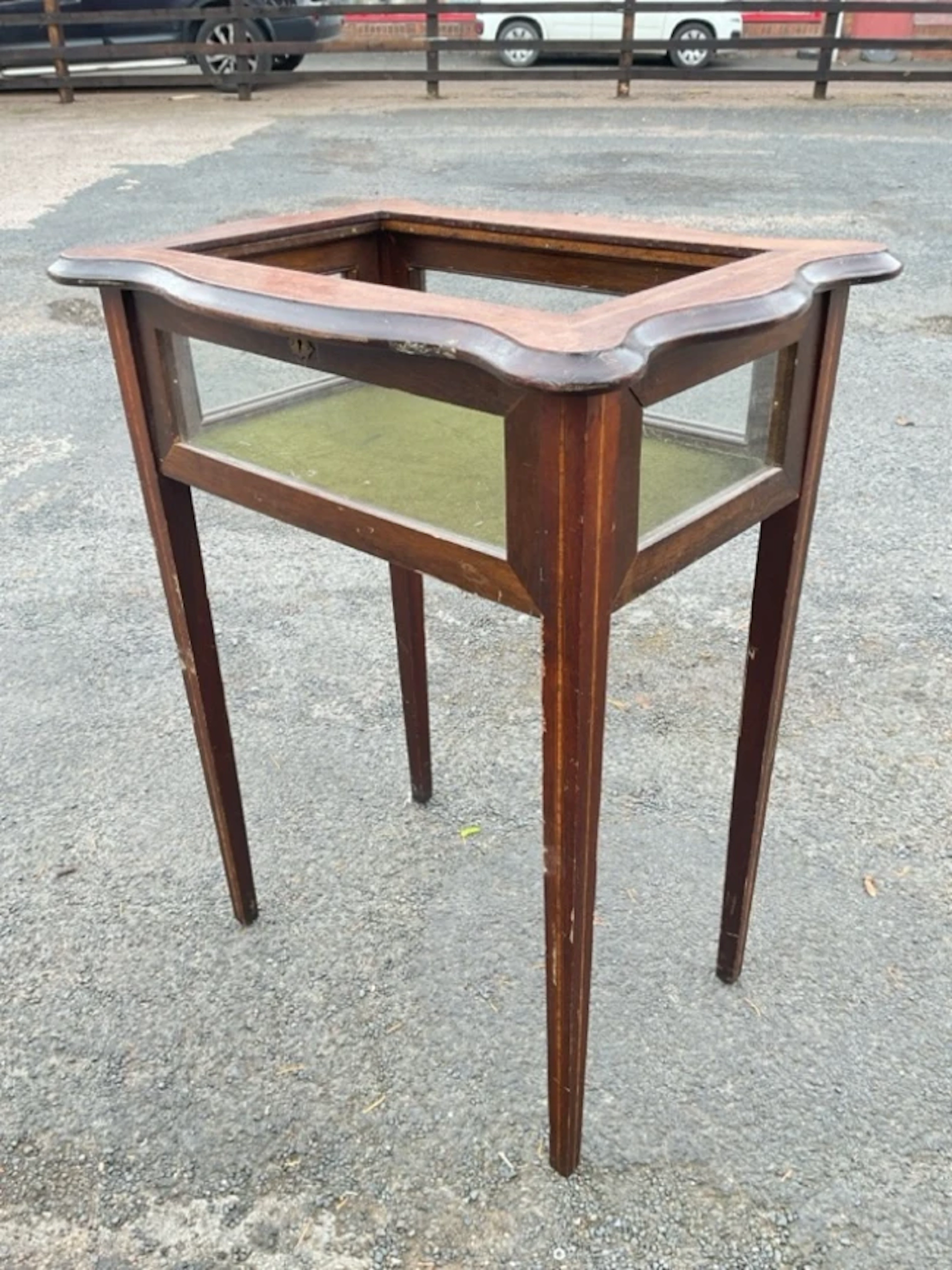 A rectangular scalloped top bijoutetie table inlaid with satinwood