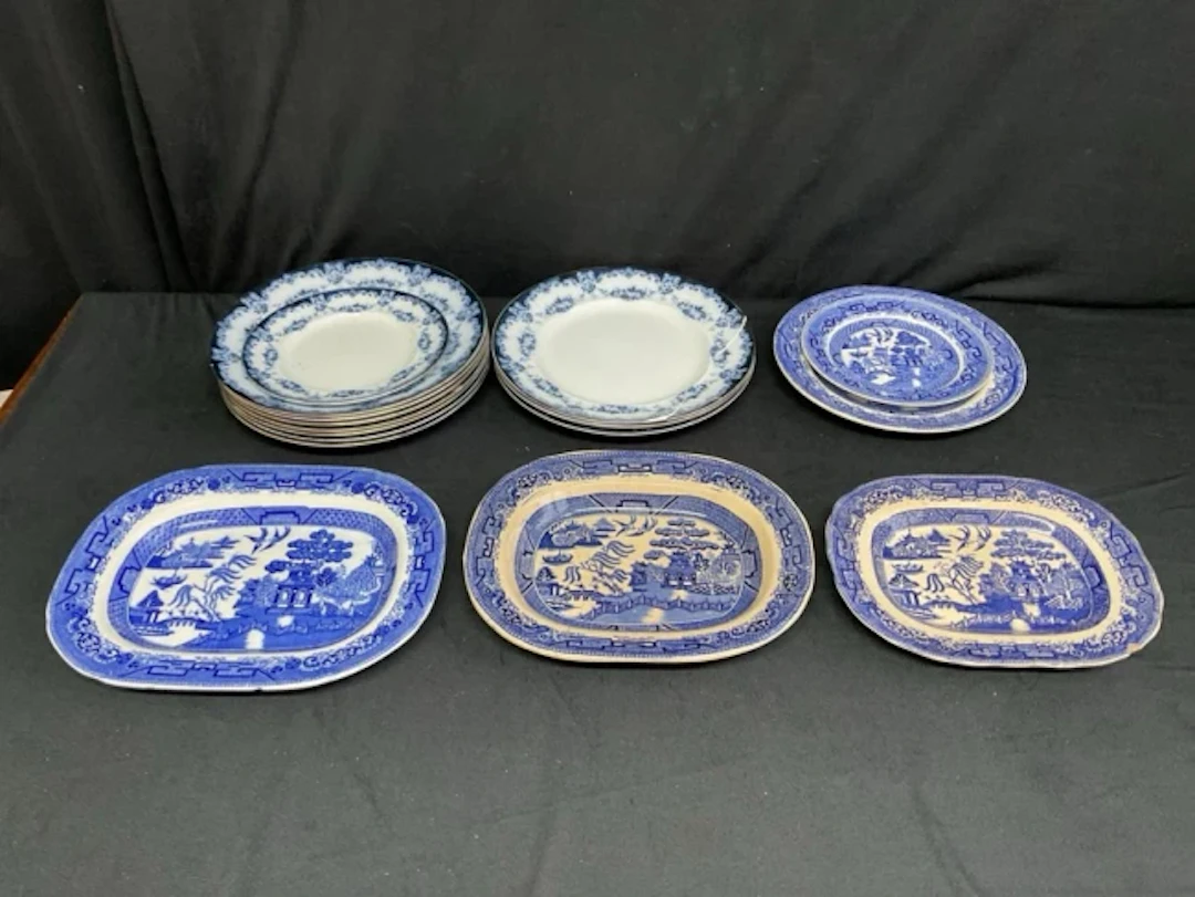 Miscellaneous blue & white ceramics including Albion Pottery plates