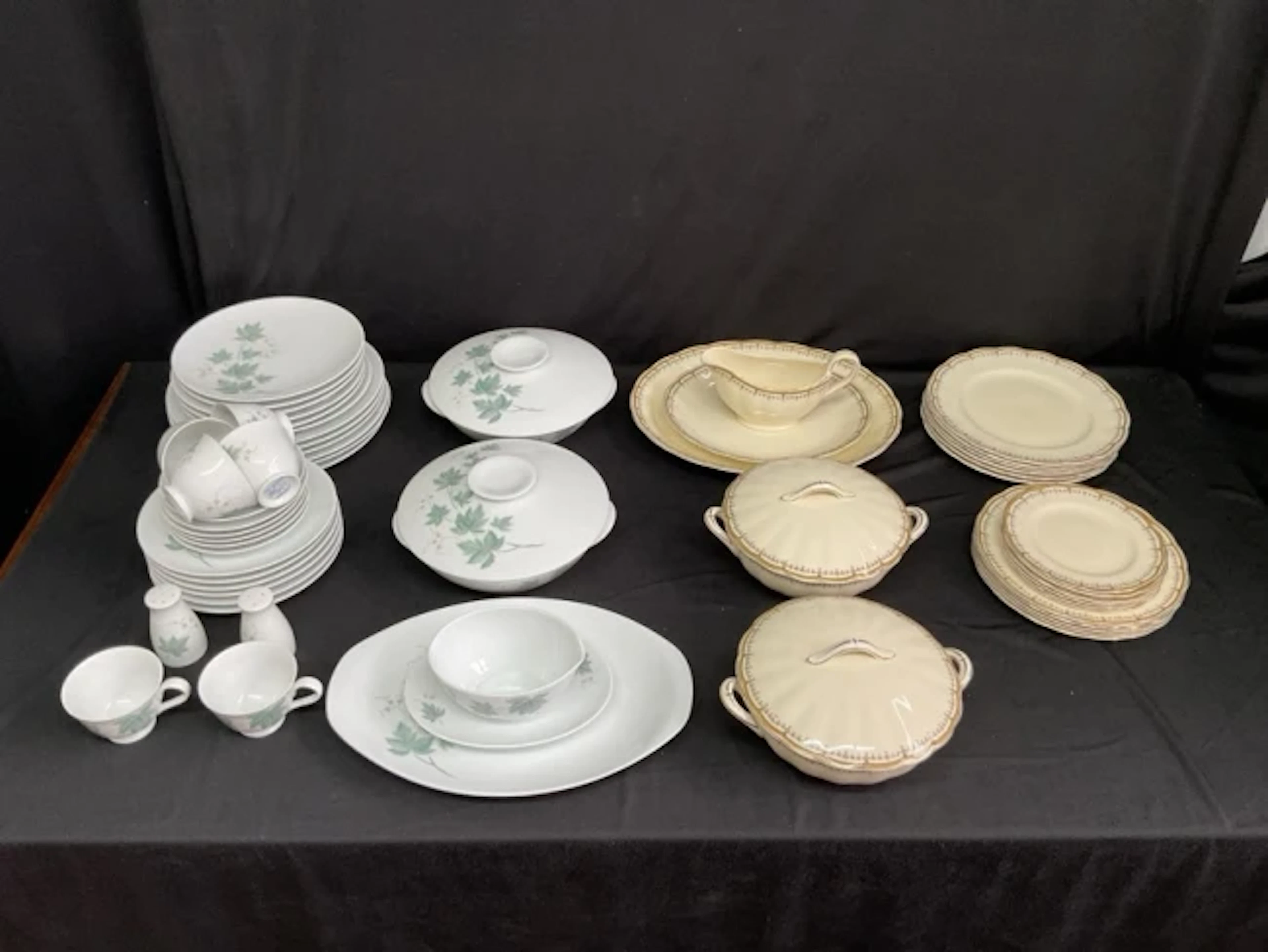 A Noritake porcelain dinner service in the Wild Ivy pattern; and a