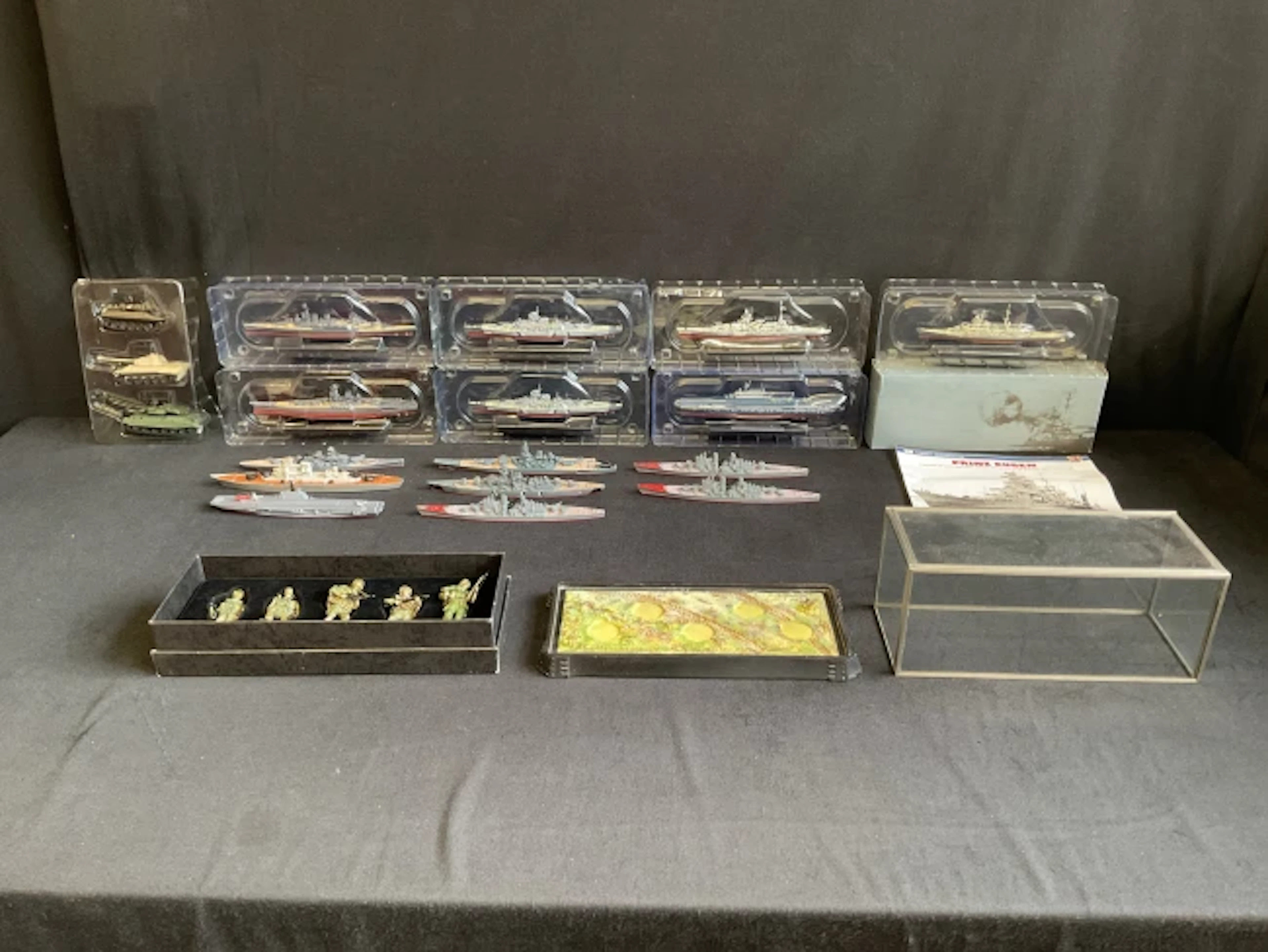 Miscellaneous military models - Atlas Editions models of WWII warships;