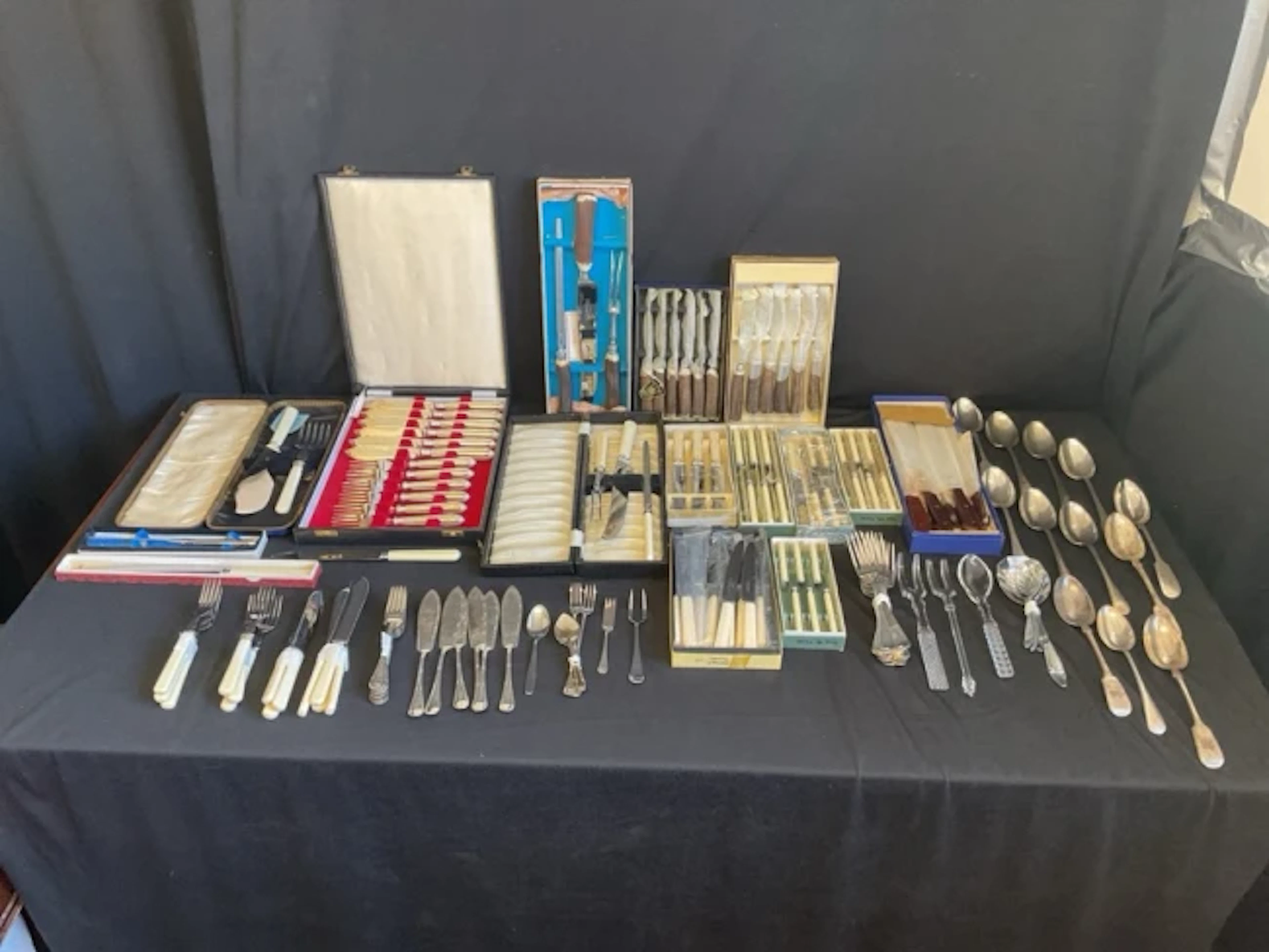 Miscellaneous boxed and loose silver plated and stainless steel cutlery