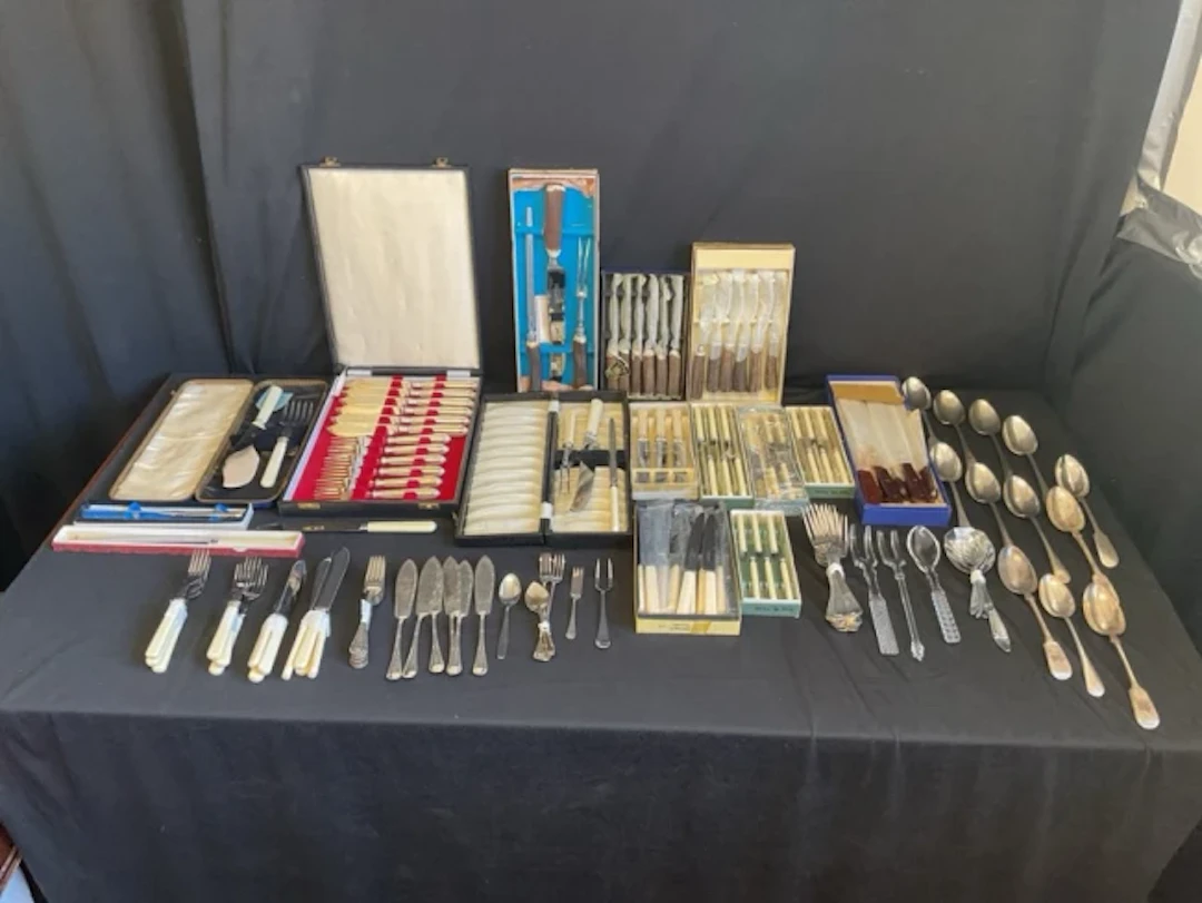 Miscellaneous boxed and loose silver plated and stainless steel cutlery