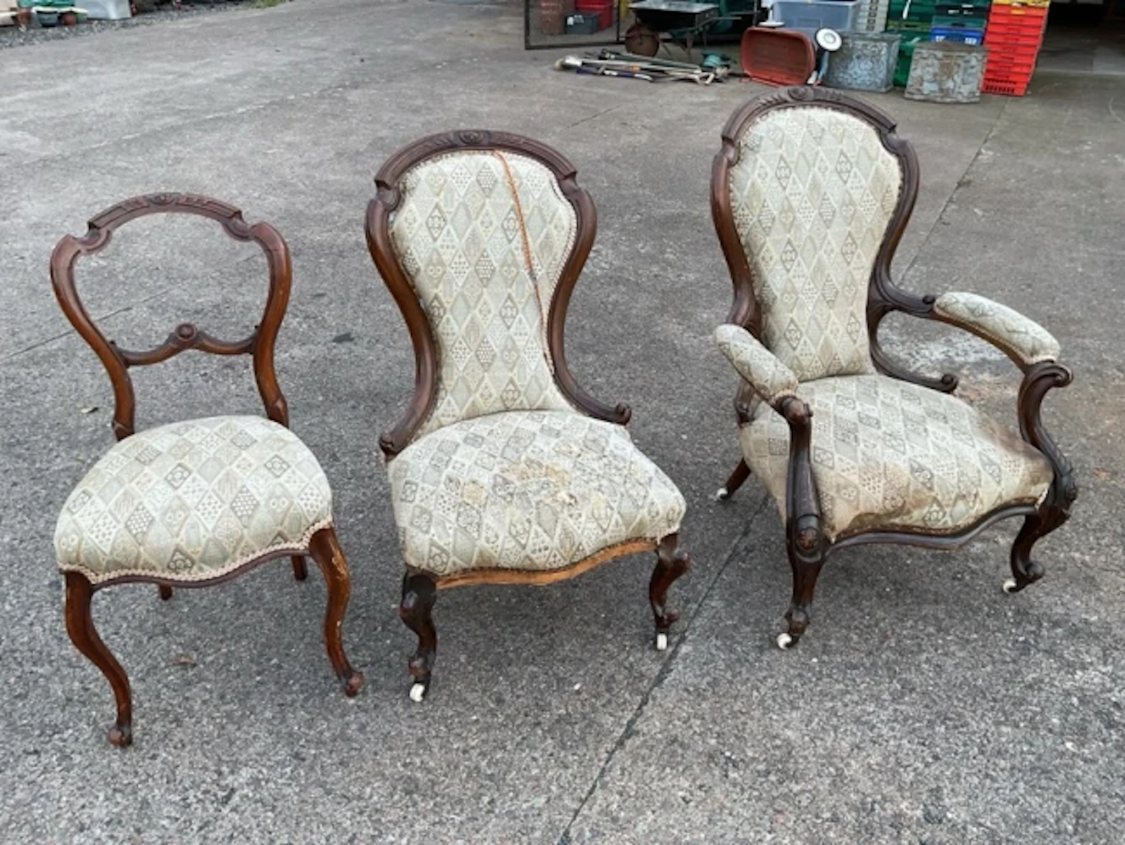 A lady & gents Victorian pair of spoonback carved chairs with moulded