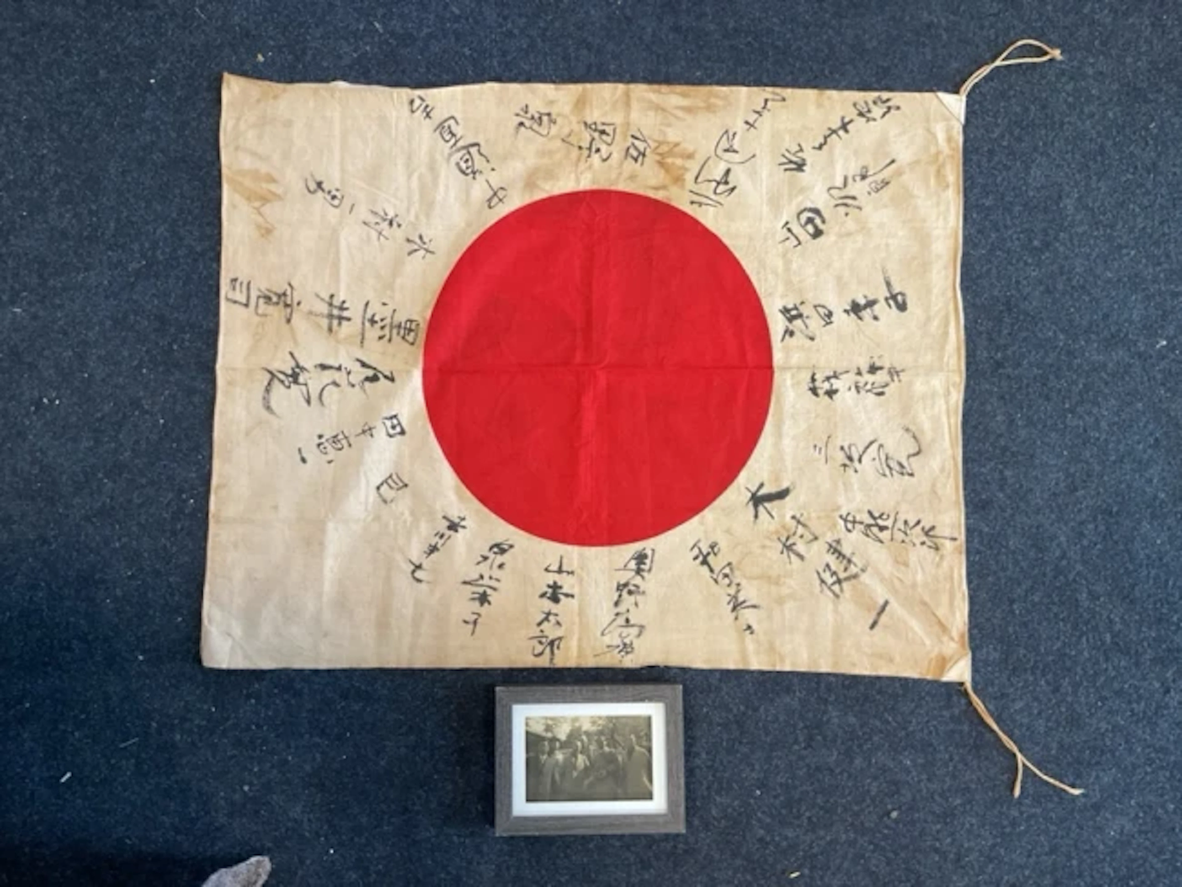 A WW2 Japanese yosegaki hinomaru good luck flag, the white ground