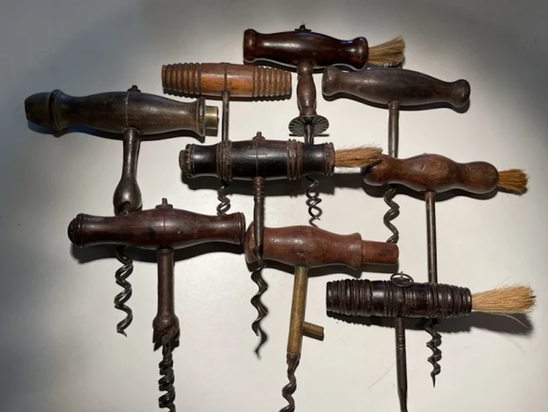 Corkscrew Collection Nine hardwood handled with brushes - ribbed