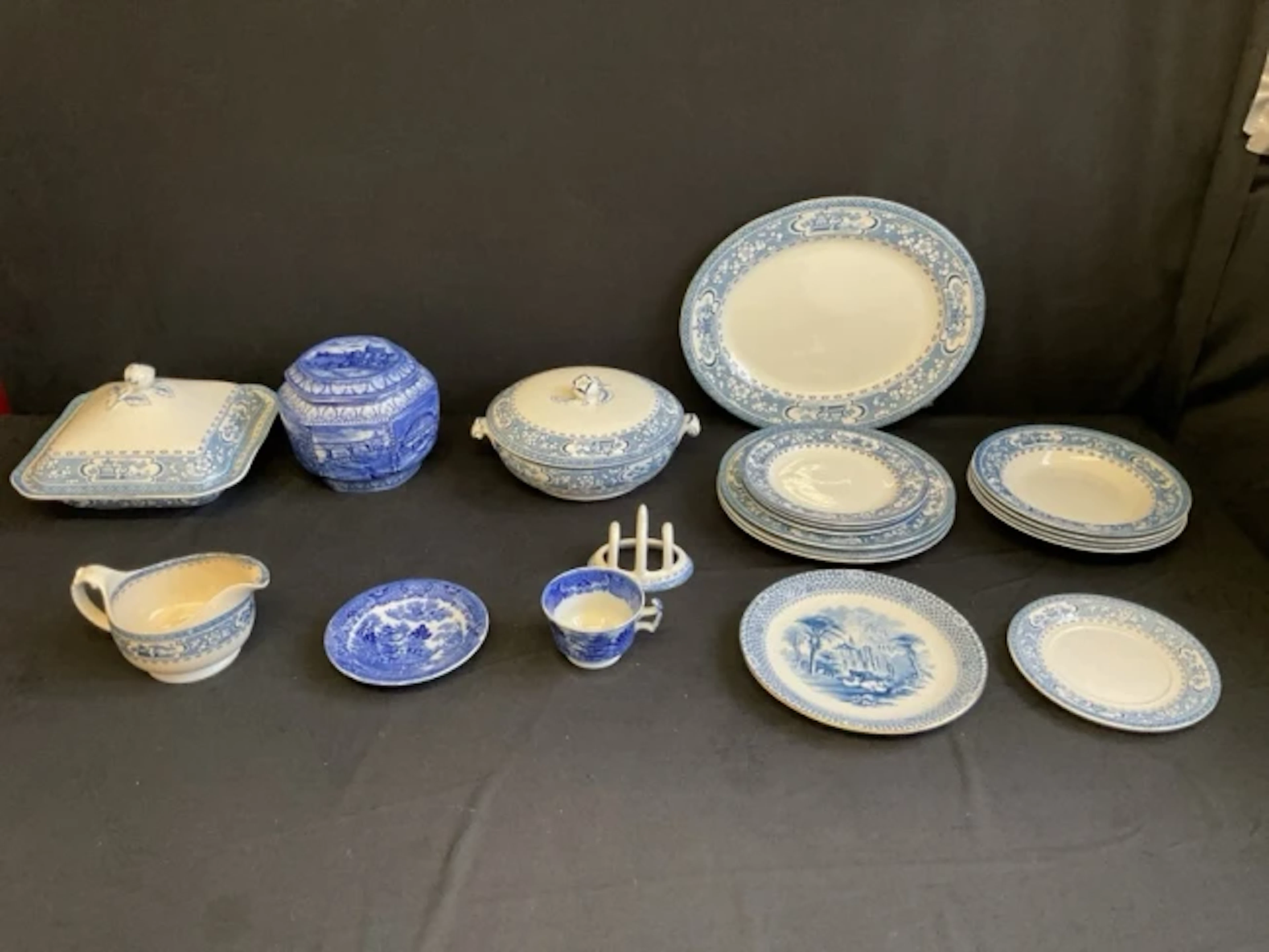 Maling blue and white ceramics - a dinner service in the Oriental
