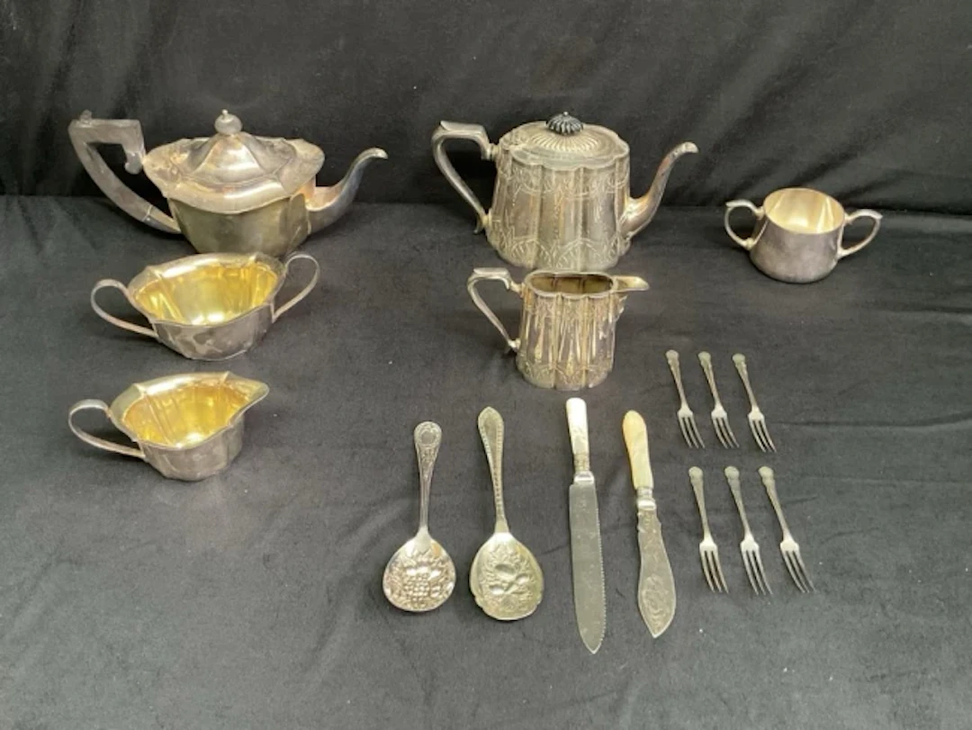 Miscellaneous silver plate including an Edwardian three-piece tea