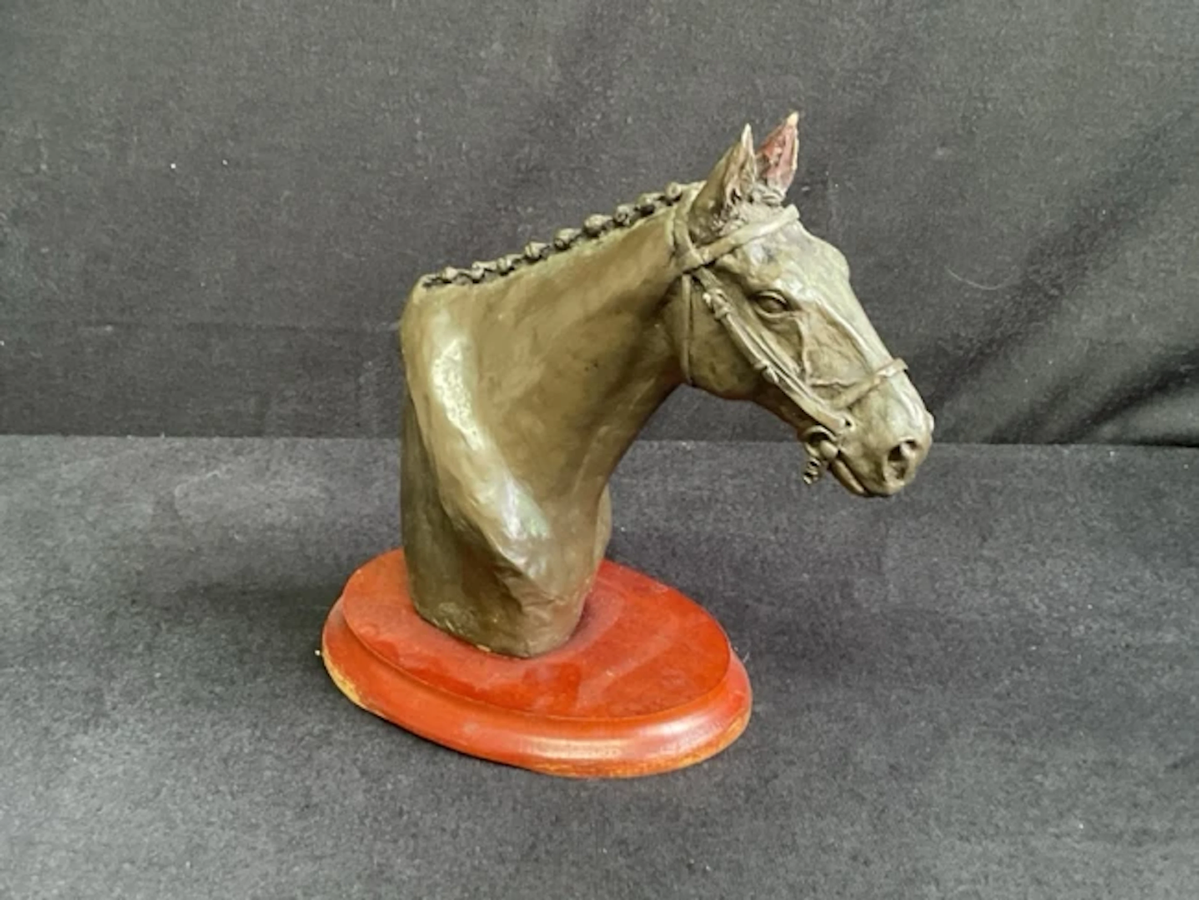 Sculptress Joel, bronzed composition bust portrait of a racehorse