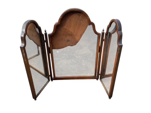 A Queen Anne style walnut three-panel dressing table mirror, with