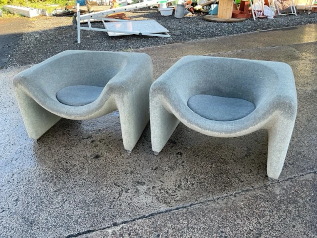 A pair of American 1960s upholstered chairs by Milo Baughman, with