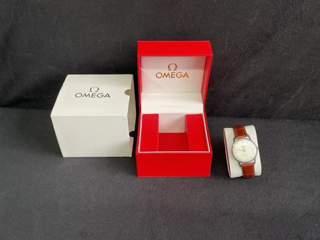 A gents Swiss Golay stainless steel mechanical watch, the circular